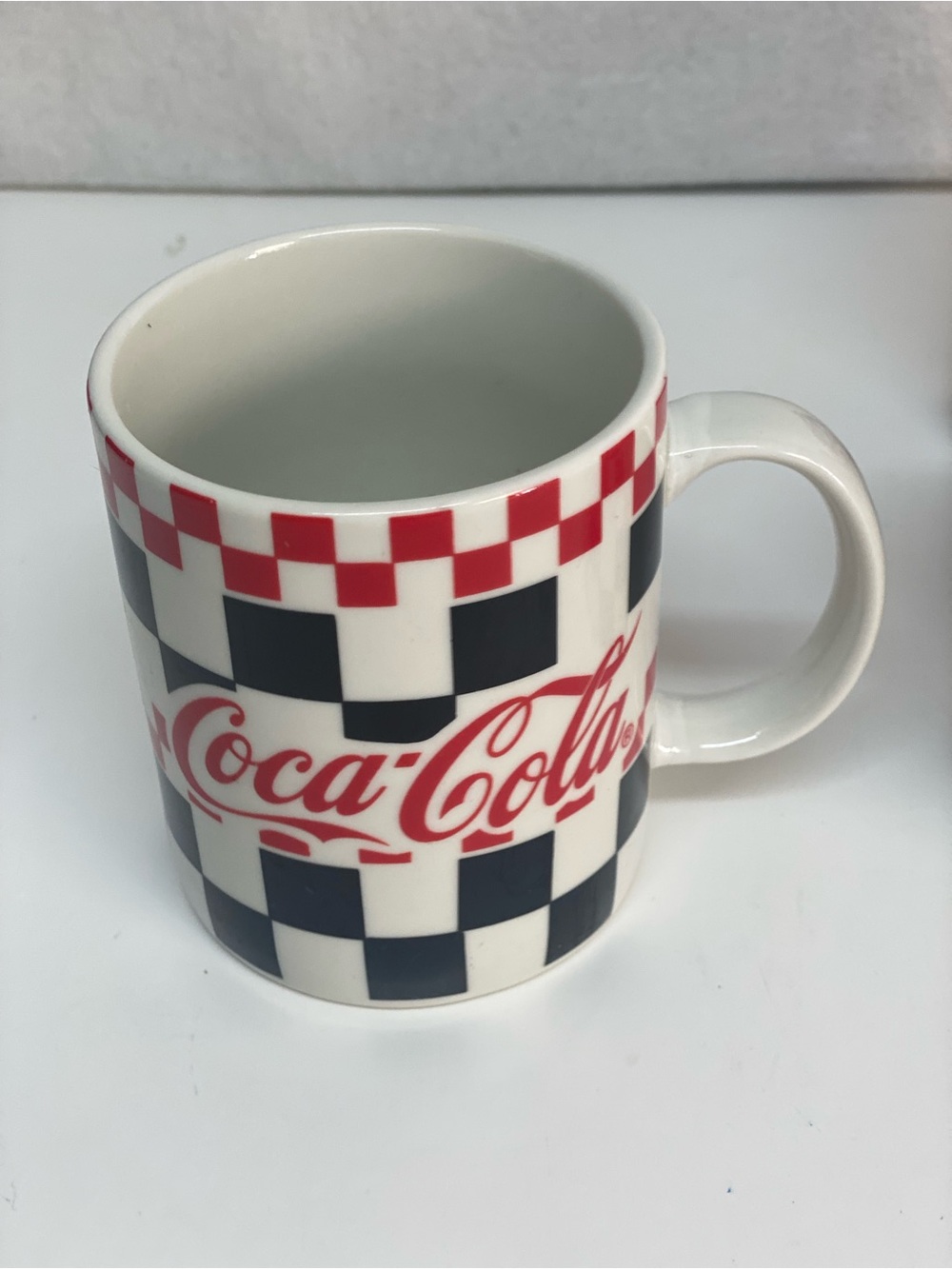 Gibson Coca-Cola Checkerboard Mugs Cups Set of 4 Vintage 1996 Red White Black - Picture 4 of 16